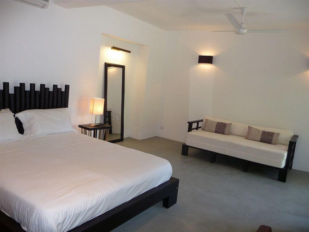 Esprit Libre Restaurant & Guest House Grand Baie Exterior photo