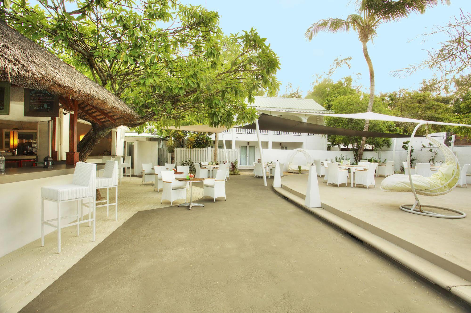 Esprit Libre Restaurant & Guest House Grand Baie Exterior photo