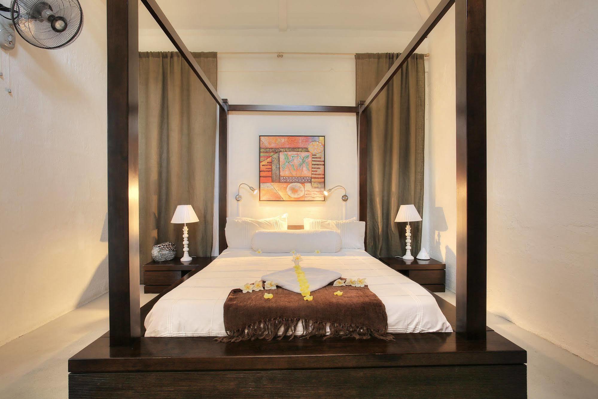 Esprit Libre Restaurant & Guest House Grand Baie Exterior photo