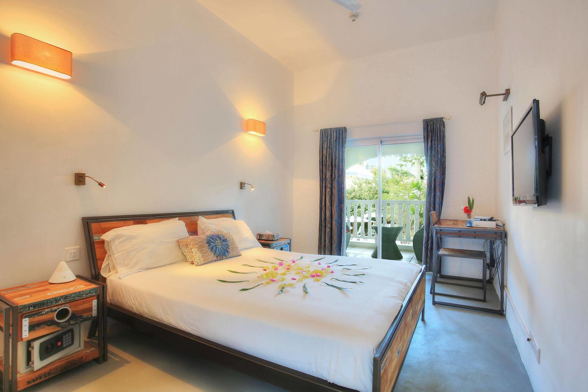 Esprit Libre Restaurant & Guest House Grand Baie Exterior photo